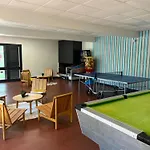 塞文山脉爱高尔酒庄假日公园 3* 梅吕埃