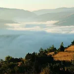 塞文山脉爱高尔酒庄假日公园 梅吕埃