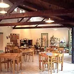 假日公园 塞文山脉爱高尔酒庄假日公园 3*