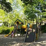塞文山脉爱高尔酒庄假日公园 假日公园 梅吕埃